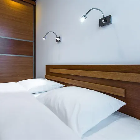 Exclusive - Wola Βαρσοβία