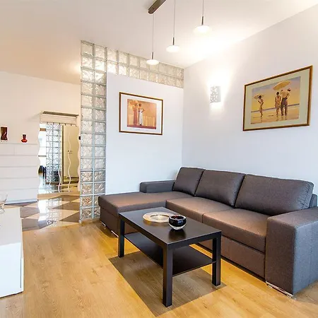 Exclusive - Wola Apartment *