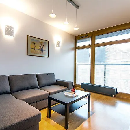 Exclusive - Wola Βαρσοβία